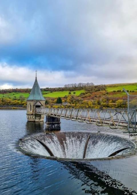 Apartmán Viaduct View - Cefn Coed Merthyr Tydfil Exteriér fotografie